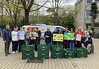 Spendenkisten, Personen, Tafelfahrzeug