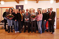 Im „Rittersaal“ des DRK-Kreisverbandes Mosbach wurden in einer Feierstunde  Mitar-beiterinnen und Mitarbeiter geehrt. Foto: Claus Kaiser