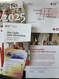 Collage aktueller Broschüren