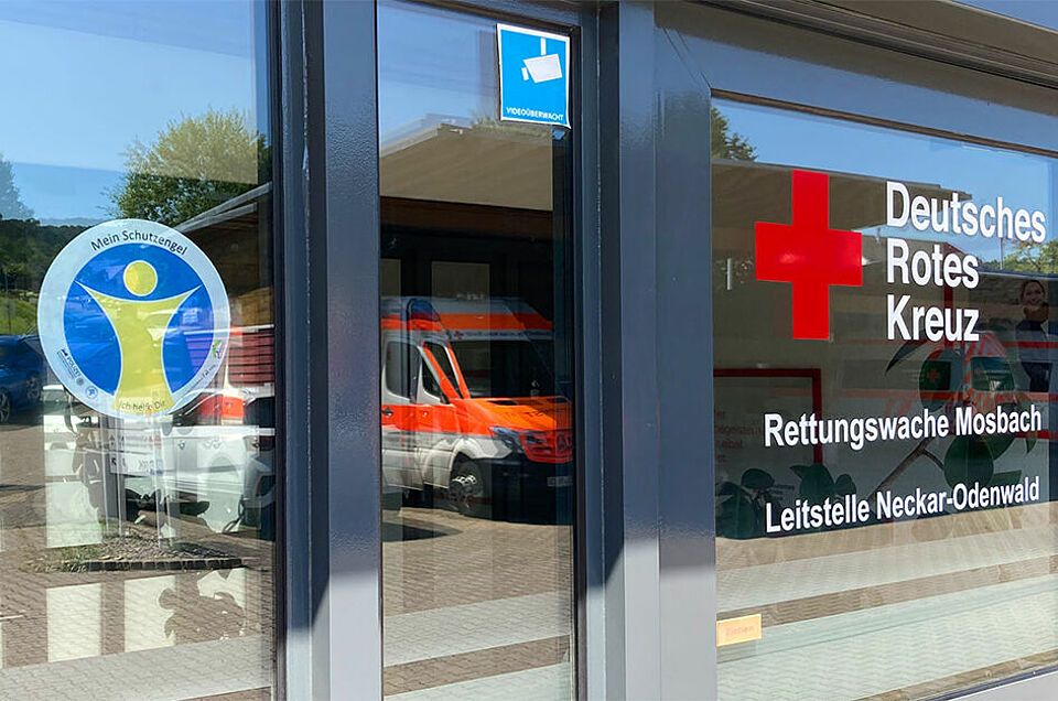 Schutzengel-Logo auf der Türe der Leitstelle